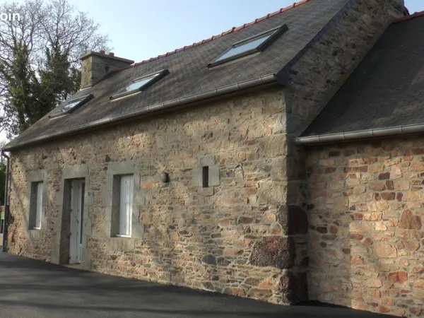 Maison en pierre au calme avec grand terrain - Idéal 2 personnes - Pléguien