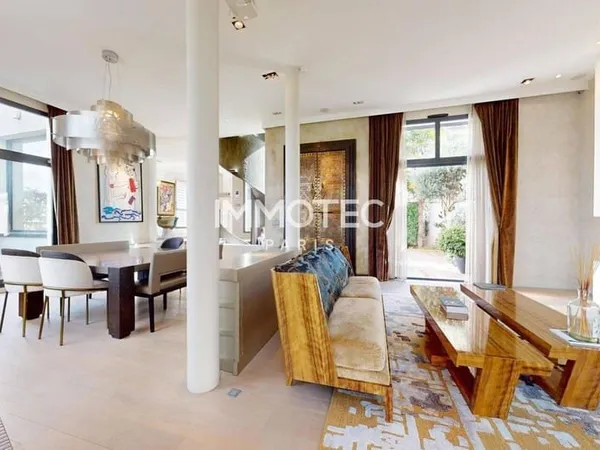 Maison 10 pièces 465 m²