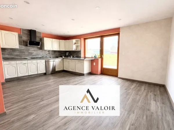 Maison 8 pièces 256 m²