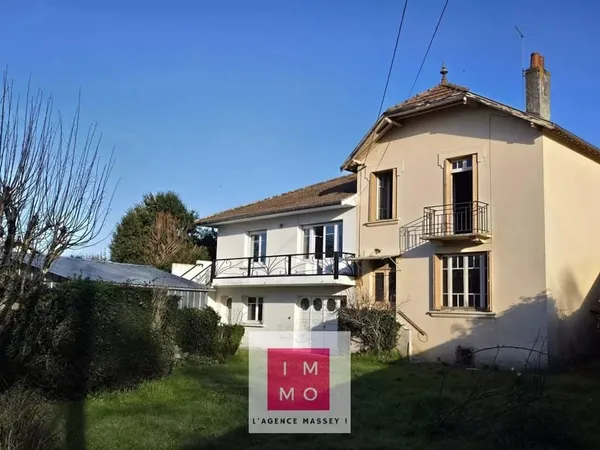 Ensemble immobilier - 2 maisons - 186 m² - Terrain 1043 m² - Grand garage 87 m²
