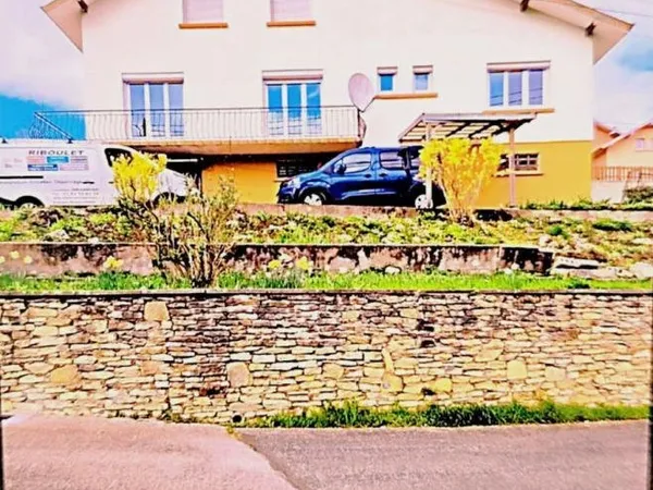 Maison sur les hauteurs de BART