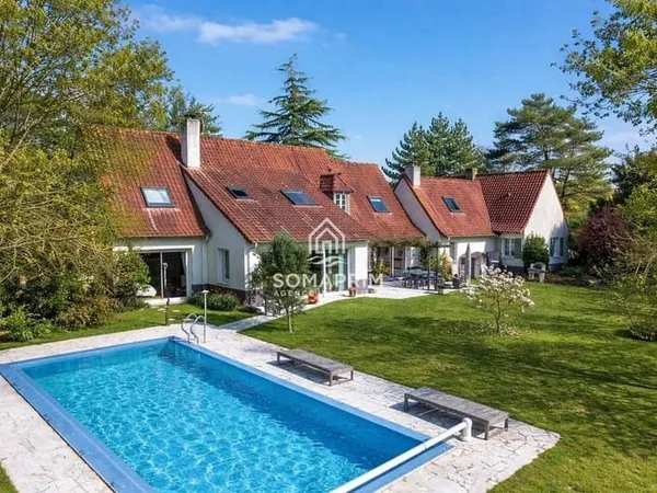 Villa 8 pièces 166 m²