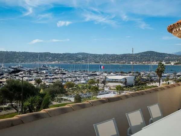 Villa 7 pièces 341 m²