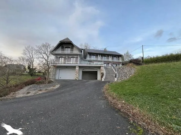 Maison 10 pièces 487 m²