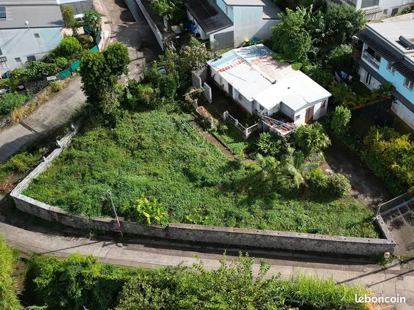 Terrain 817 m² SAINT LEU - LE PLATE
