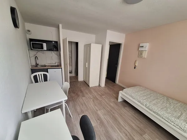 Studio 1 pièce 18 m²