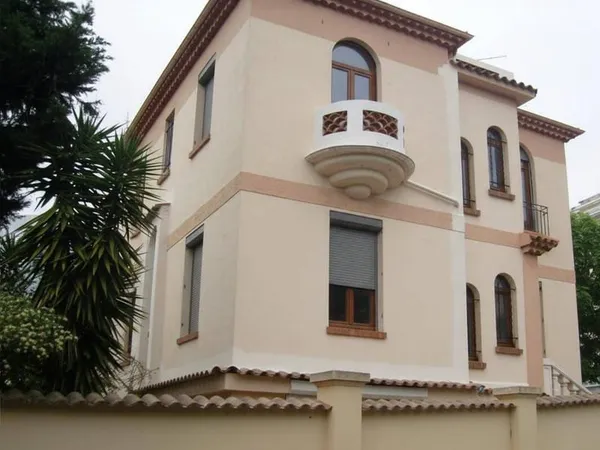Immeuble de rapport 12 pièces 225 m²