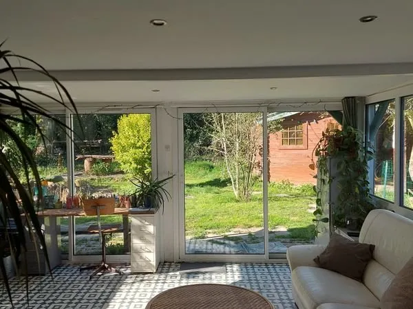 Plain-pied 130 m² - 5 chambres - grande véranda sur jardin sans vis-à-vis