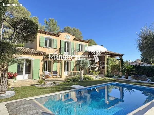 Villa 6 pièces 160 m²