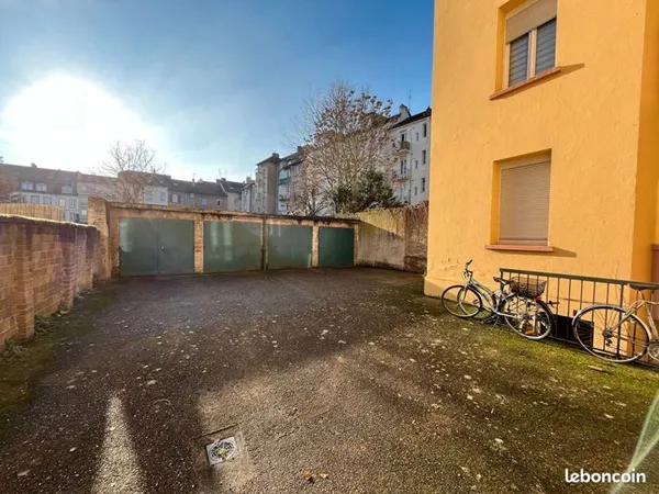 Parking/box 59 m² METZ