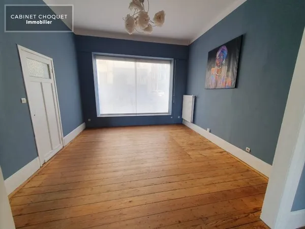 LILLE GAMBETTA - ENTRE METROS GAMBETTA REPUBLIQUE - PROX COMMERCES - MAISON TYPE F5 AVEC COUR AEREE