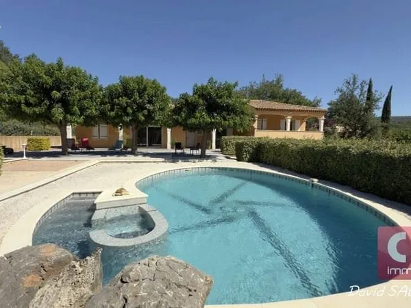 Maison 7 pièces 200 m²