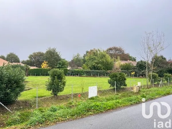 Terrain 564 m²