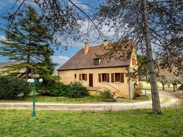 Maison périgourdine 12 pièces 260 m²