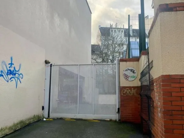 Parking 12 m²