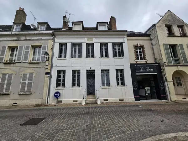 Maison Historique de 1806 au Coeur de Montargis