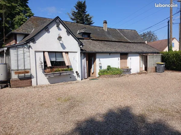 Maison ancienne au calme 1900m2 de terrain