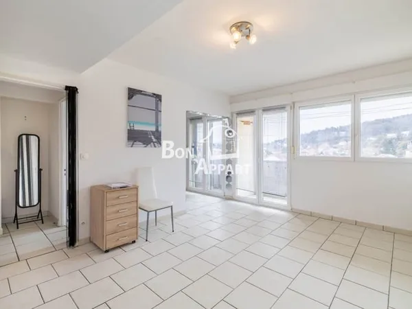 Joeuf Appartement F4 de 69,91 m2 avec 2 loggias et 2 caves