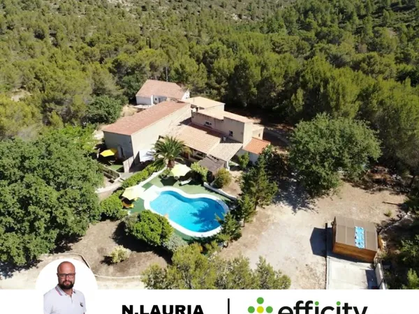 Maison 11 pièces 300 m²