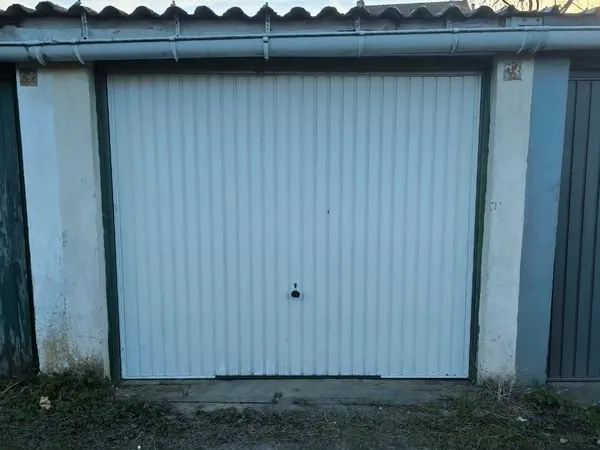 Garage / Box 17 m2