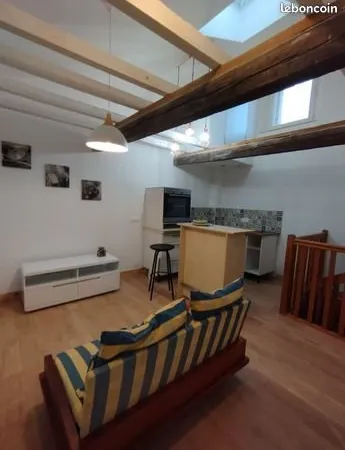 T2 au calme, duplex, renové, meublé, isolé, equipé