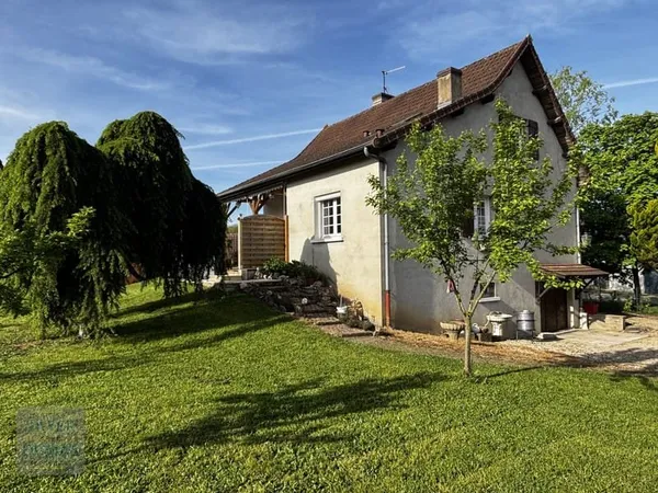 CHATENOY-EN-BRESSE - Maison familiale -