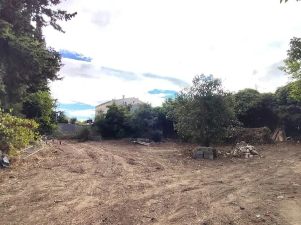 Terrain 720 m²