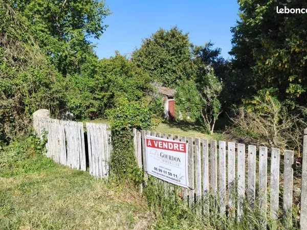 Terrain 1920 m² Lusignan