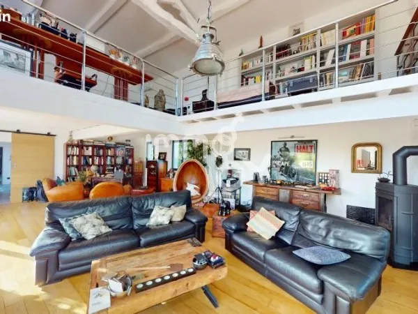 Maison 5 pièces 210 m²