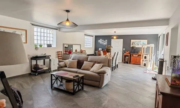 Maison 7 pièces 210 m²