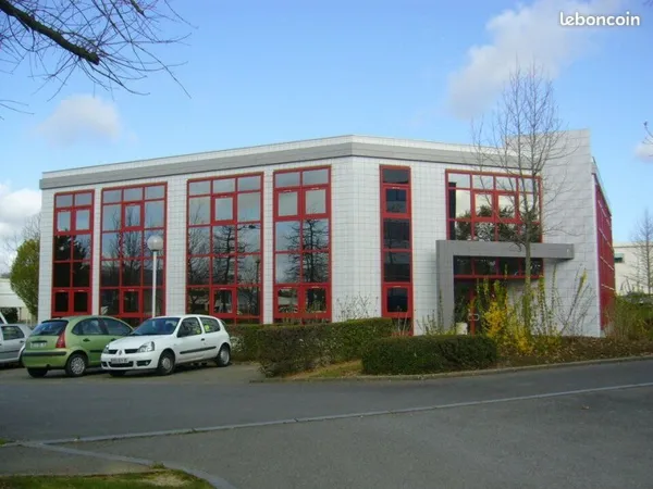 BUREAUX 186 m² SAINT GREGOIRE