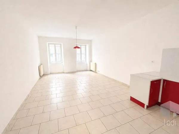 AUBENAS, appartement de 68 m2 avec vue sur le château
