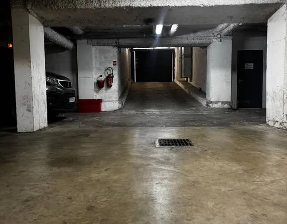 Garage/Parking