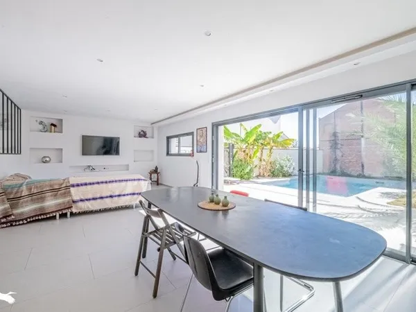 Contemporaine de 6 pièces principales