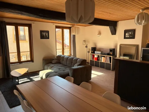 Appartement À VENDRE - centre CHARLIEU