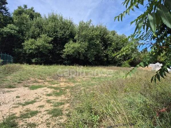 Terrain constructible 1060 m²
