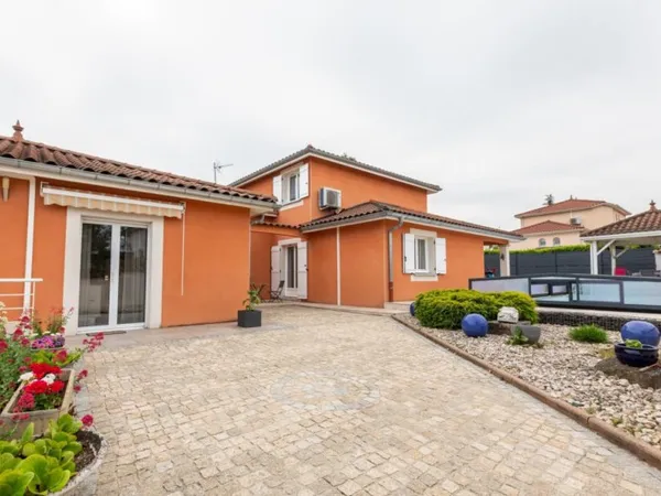 Maison en très bon état, au calme ,fonctionnelle