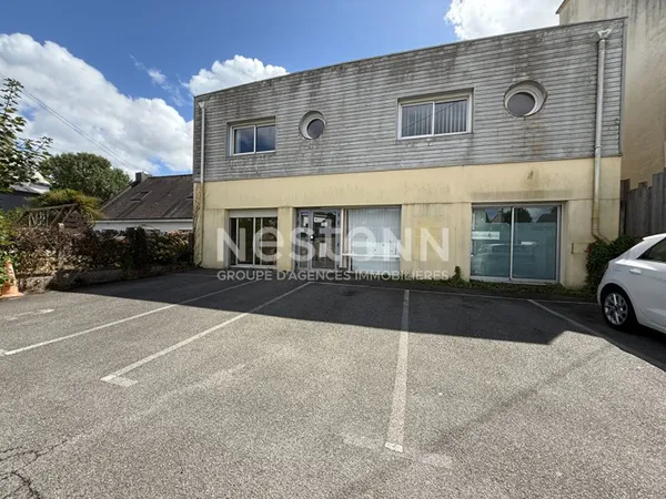 LOCMINE CENTRE-VILLE - Local tertiaire de 292 m² lumineux et fonctionnelle à vendre