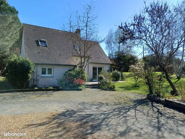 RARE À ÉCOMMOY - Maison familiale 142 m² + T3 indépendant meublé - Piscine - Terrain 3 200 m² constr