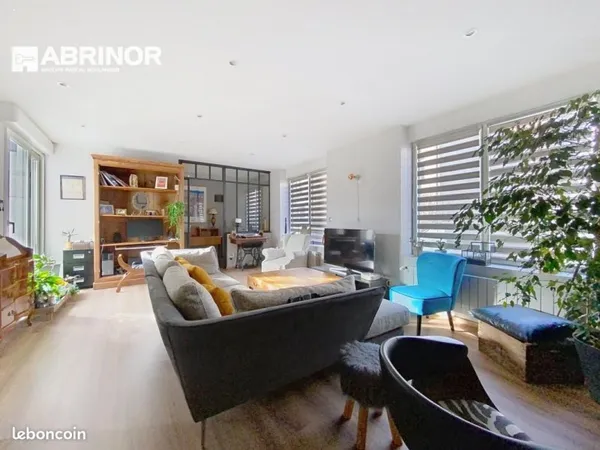 Maison 7 pièces 221 m²