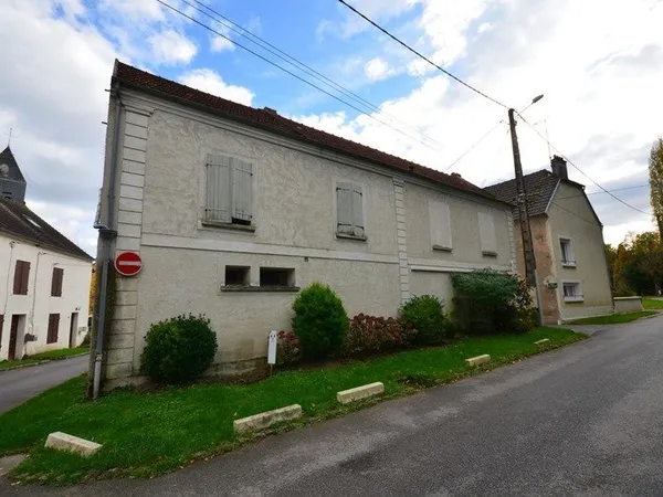 CONDÉ EN BRIE (02) à vendre immeuble de rapport