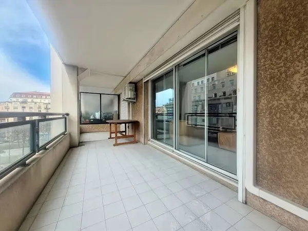 Appartement 3 pièces 104 m²