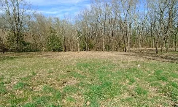 Terrain 900 m²