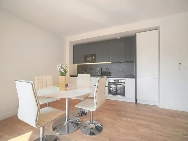 Cannes, très joli 4 pièces de 83 m2 avec balcon....