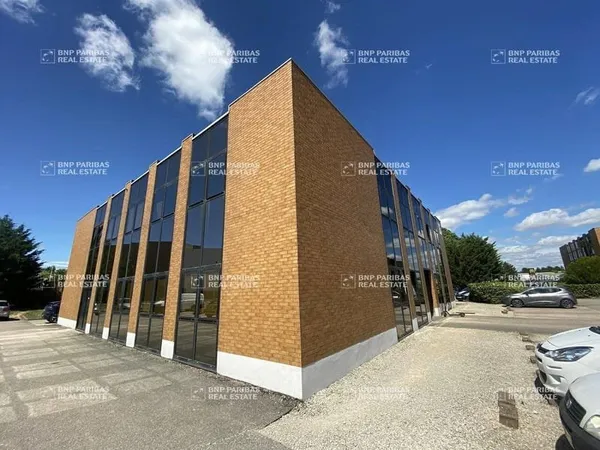 Bureaux 1 pièce 96 m²