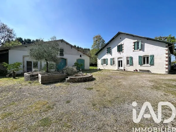 Maison 9 pièces 240 m²