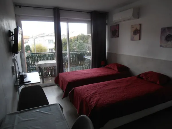 STUDIO POUR CURE ( 3semaines )