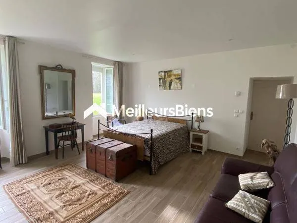 Maison 6 pièces 298 m²