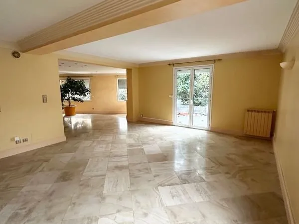 Appartement 4 pièces 181 m²