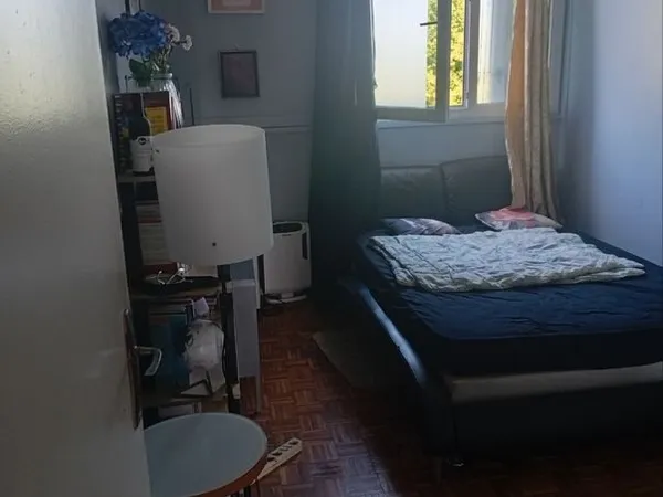 Chambre meublée